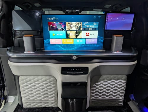 Cadillac Escalade VIP ឆ្នាំ2025