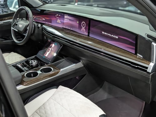Cadillac Escalade VIP ឆ្នាំ2025