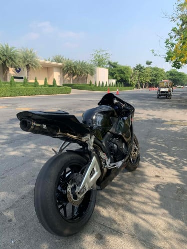 CBR 600 2013 ពន្ធពេញឆ្នាំ ឈ្មោះម្ចាស់ដេីម 2មុឺនគីទ្បូជាង