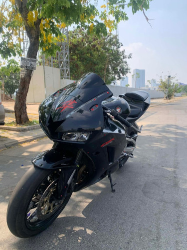 CBR 600 2013 ពន្ធពេញឆ្នាំ ឈ្មោះម្ចាស់ដេីម 2មុឺនគីទ្បូជាង