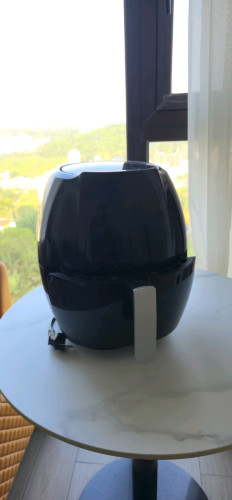 Complete kitchen set, Air fryer, electric multicooker, blender and electric kettle.