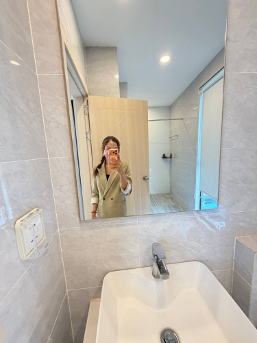 Corner One bedroom two bathroom for rent