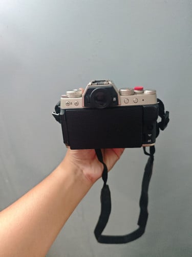 Fujifilm X-T200