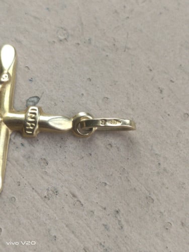 I am sale my pendant real Gold 100% 750 or 18K from Dubai