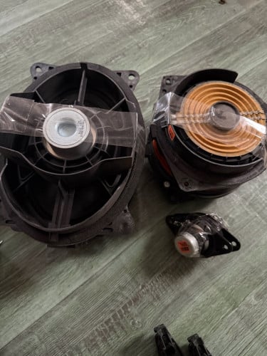 JBL Prius