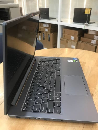 Laptop Lenovo LOQ 15IAX9E Essential (Luna Grey)