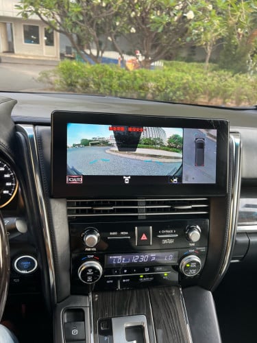 Lexus LM300h 2021