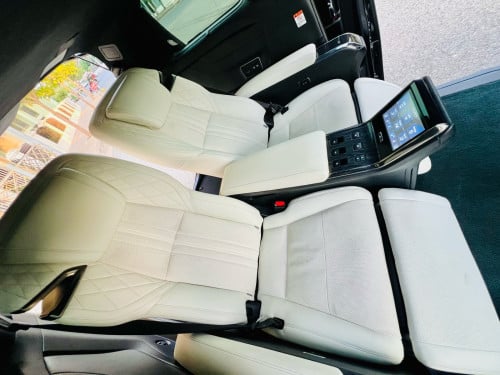 Lexus LM300h 2021