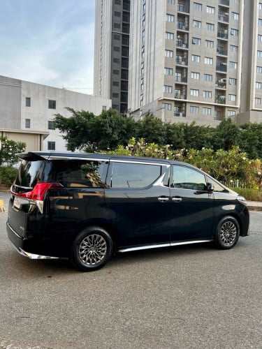 Lexus LM300h 2021