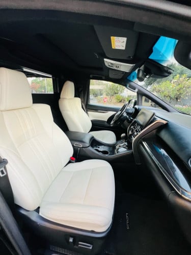 Lexus LM300h 2021