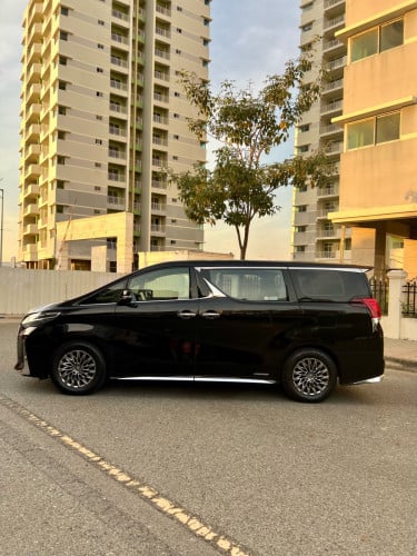 Lexus LM300h 2021