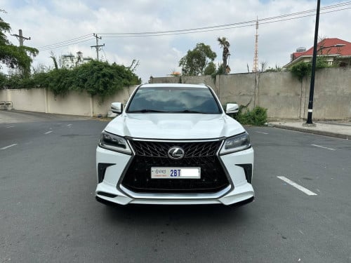 Lexus LX450D 2016