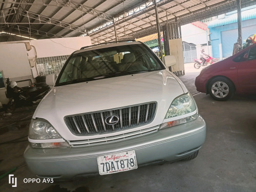 LexusRX300ឡានក្រដាស់ពន្នខ្ខៅខ្ចង់ថ្មីអត់បុកអត់ប៉ះអត់ច្រេះ