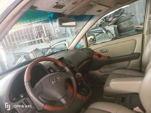 LexusRX300ឡានក្រដាស់ពន្នខ្ខៅខ្ចង់ថ្មីអត់បុកអត់ប៉ះអត់ច្រេះ