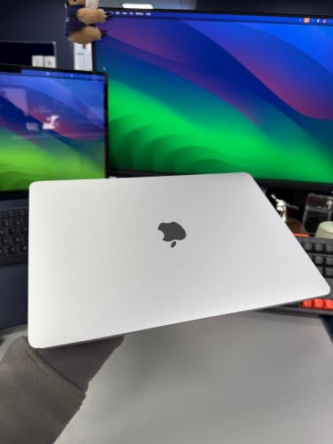 Macbook Air M1 លក់បន្ទាន់