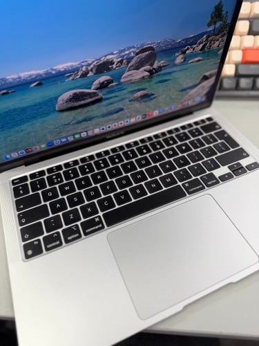 Macbook Air M1 លក់បន្ទាន់