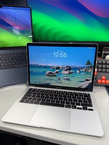 Macbook Air M1 លក់បន្ទាន់