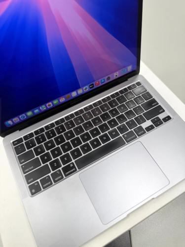 Macbook Air M1 ស្អាត99% លក់បន្ទាន់