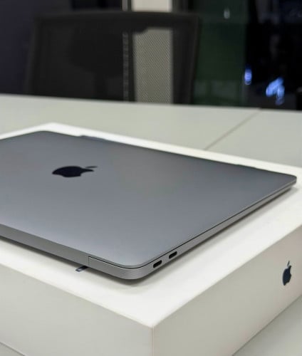 Macbook Air M1 ស្អាត99% លក់បន្ទាន់