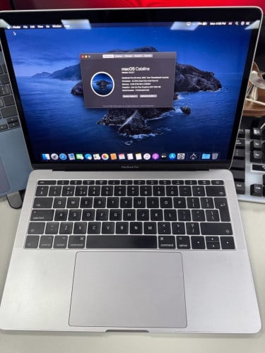 Macbook Pro ស្អាត99% លក់បន្ទាន់ $2XX