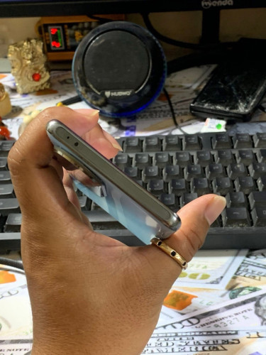 Oppo reno10 5g / ram12g+12g / 256g / CN sim 2 / សុំណុំហ្សុីន លក់តំលៃក្រោមទីផ្សារនៅកម្ពុជា 90$ ដាច់