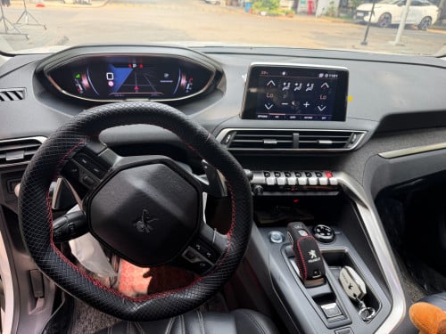 Peugeot 5008 2021ម្ចាស់ផ្ទាល់