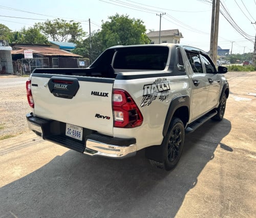 TOYOTA HILUX REVO 2016 អូតូកាប់ពីតាស់