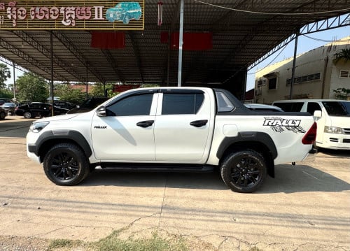 TOYOTA HILUX REVO 2016 អូតូកាប់ពីតាស់