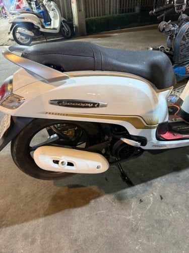 Scoopy i