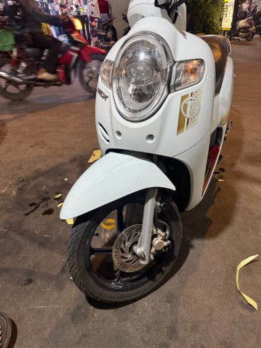 Scoopy i