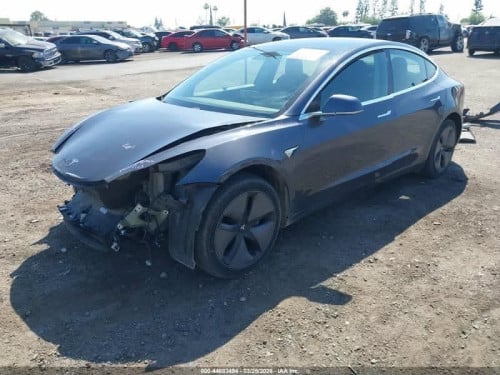 Sell Tesla 2019 Model 3 standard plus សាកមួយពេញ300ជាងគីឡូ