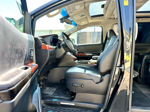 TOYOTA ALPHARD 2012 Hybrid Full Option ពណ៌ខ្មៅ ក្នុងខ្មៅ