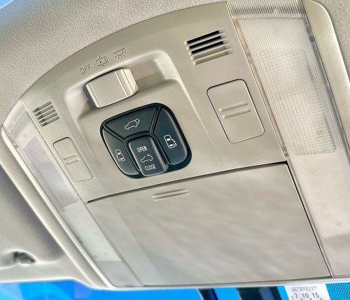 TOYOTA ALPHARD 2012 Hybrid Full Option ពណ៌ខ្មៅ ក្នុងខ្មៅ