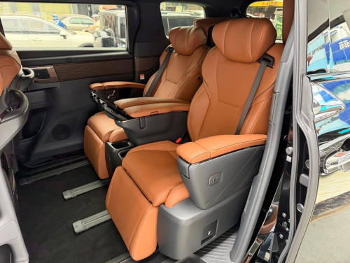 TOYOTA ALPHARD 2024