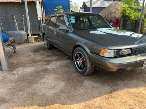 Toyota Camry 1990