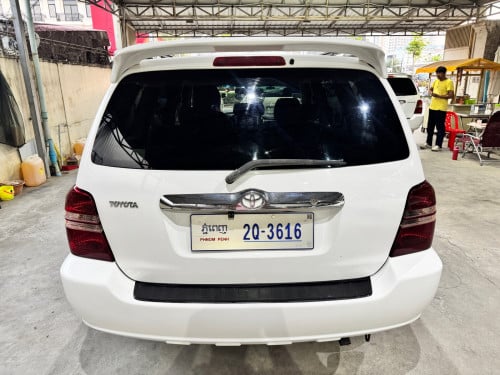 Toyota Highlander 2002 បួនម៉ាសុីន គ្រឿងក្នុងពណ៌លឿង កៅអីចុច auto ឡានថ្មីណាស់