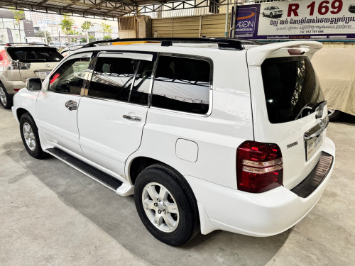 Toyota Highlander 2002 បួនម៉ាសុីន គ្រឿងក្នុងពណ៌លឿង កៅអីចុច auto ឡានថ្មីណាស់
