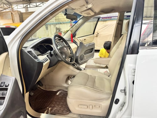 Toyota Highlander 2002 បួនម៉ាសុីន គ្រឿងក្នុងពណ៌លឿង កៅអីចុច auto ឡានថ្មីណាស់