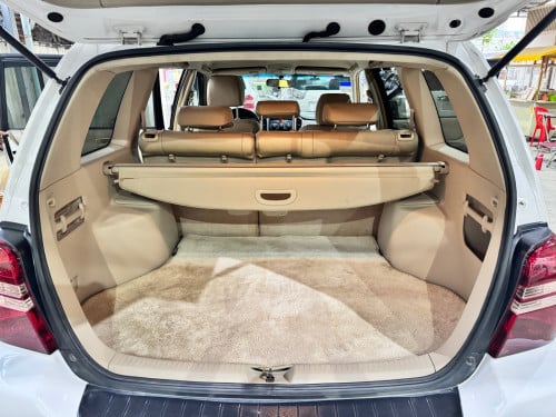 Toyota Highlander 2002 បួនម៉ាសុីន គ្រឿងក្នុងពណ៌លឿង កៅអីចុច auto ឡានថ្មីណាស់