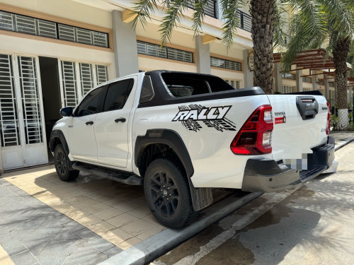 Toyota Hilux Revo Rally 2025 rent（出租）