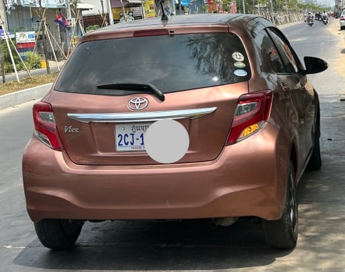 Toyota Vitz 2015