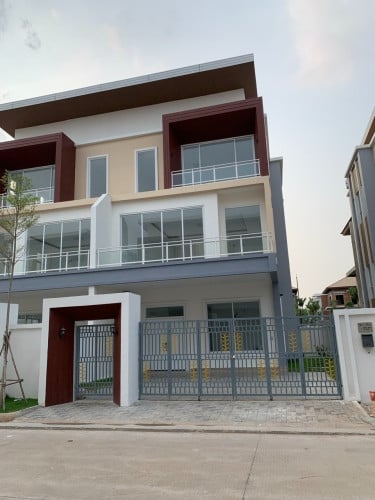 Twin plumeria grand villa for sale $240,000 full furniture including hard title