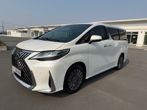Vellflire ឡេីង Lexus LM 350 ឆ្នាំ2015 ឡេីង 2022