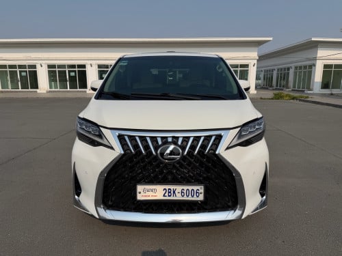 Vellflire ឡេីង Lexus LM 350 ឆ្នាំ2015 ឡេីង 2022