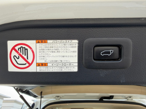 Vellflire ឡេីង Lexus LM 350 ឆ្នាំ2015 ឡេីង 2022