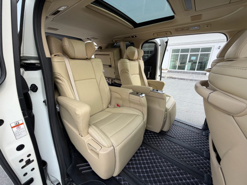 Vellflire ឡេីង Lexus LM 350 ឆ្នាំ2015 ឡេីង 2022