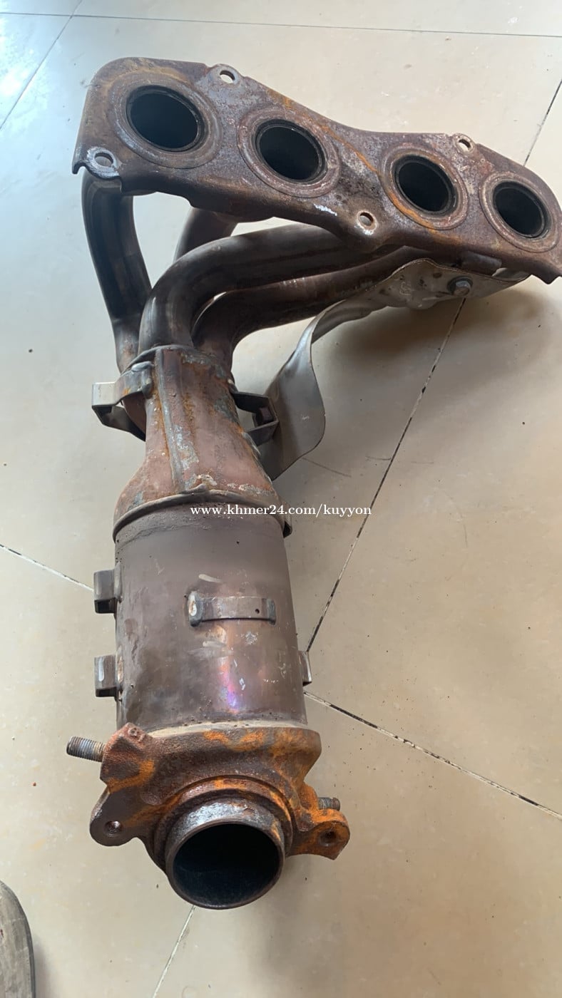 Three way exhaust for Rav4 97-00