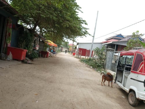 ដីភូមិខេត្តតាកែវលក់ធូរៗ