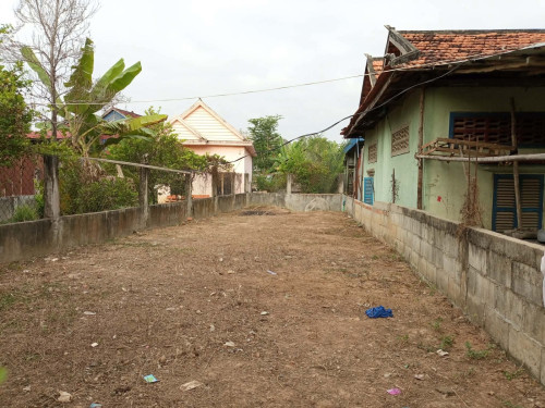 ដីភូមិខេត្តតាកែវលក់ធូរៗ