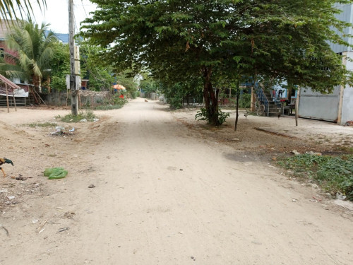 ដីភូមិខេត្តតាកែវលក់ធូរៗ